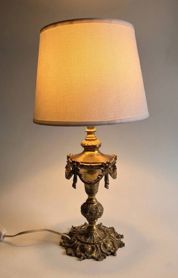 Belgian bronze lamp in Neoclassical style (circa 1910 - 1920)