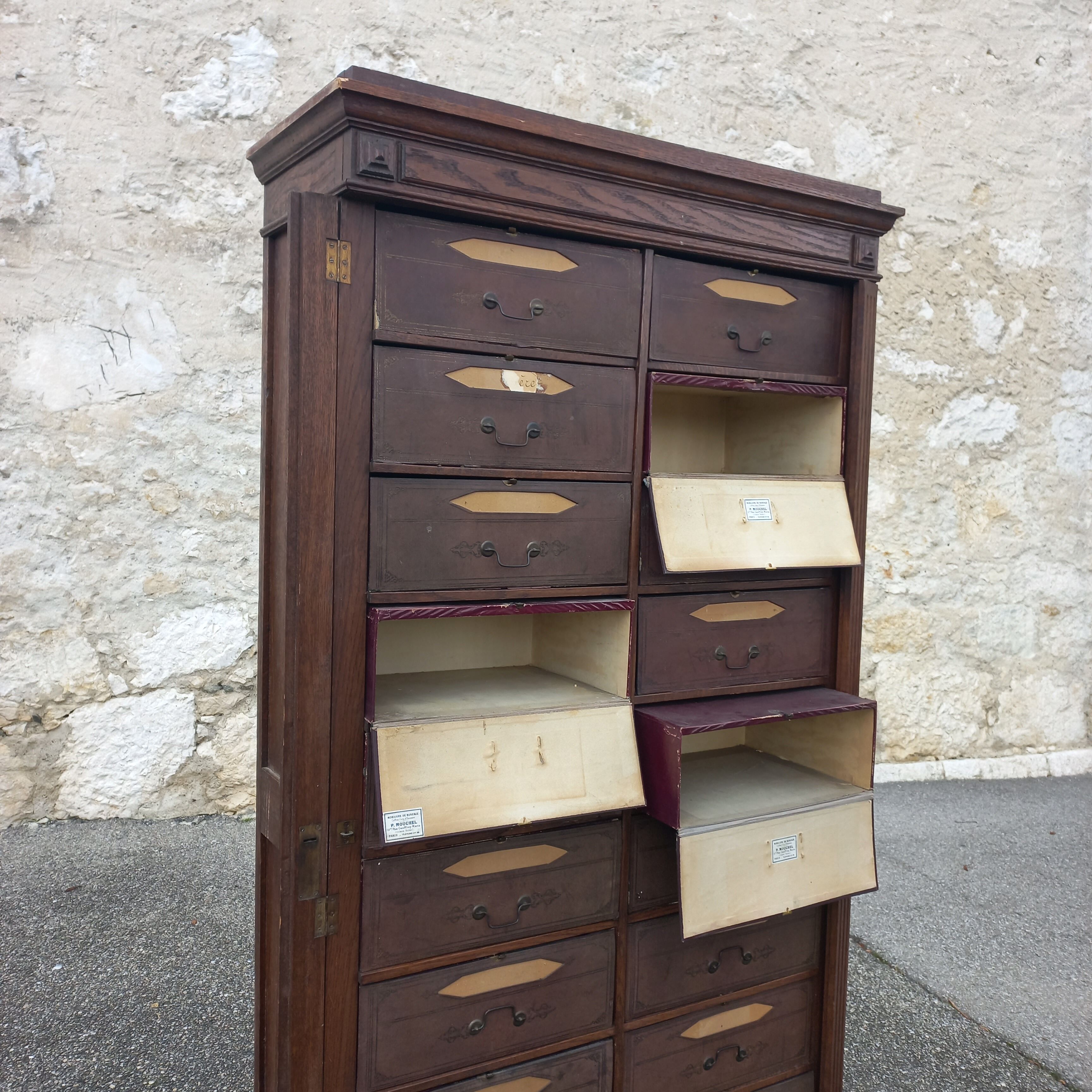 Herbalist cardboard maker