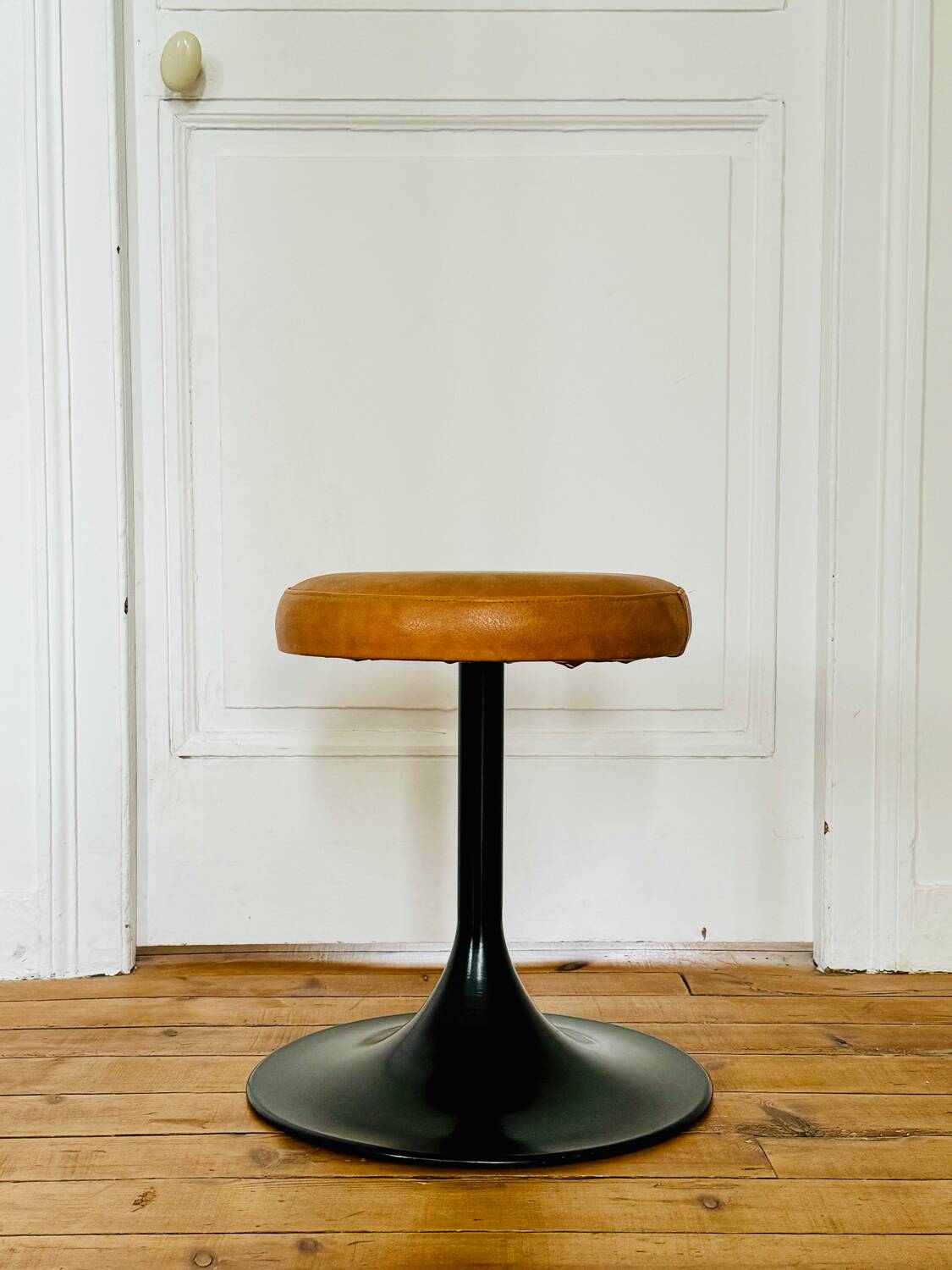 70's tulip stool