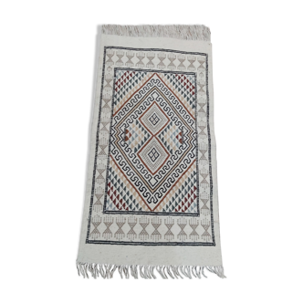 Tapis mergoum blanc fait main traditionnel