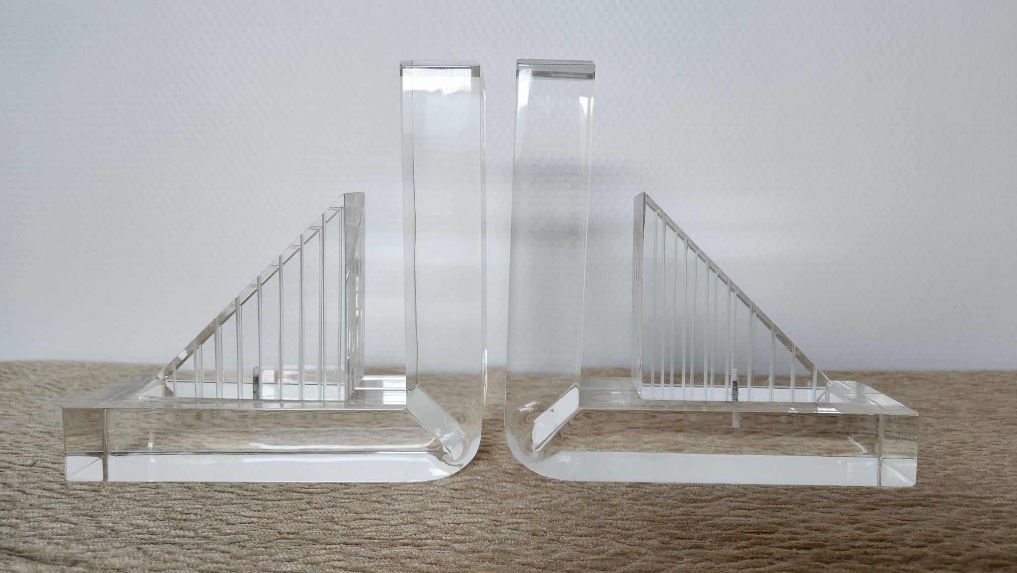 Serre-livres en méthacrylate massif – Design moderniste rare, années 1980