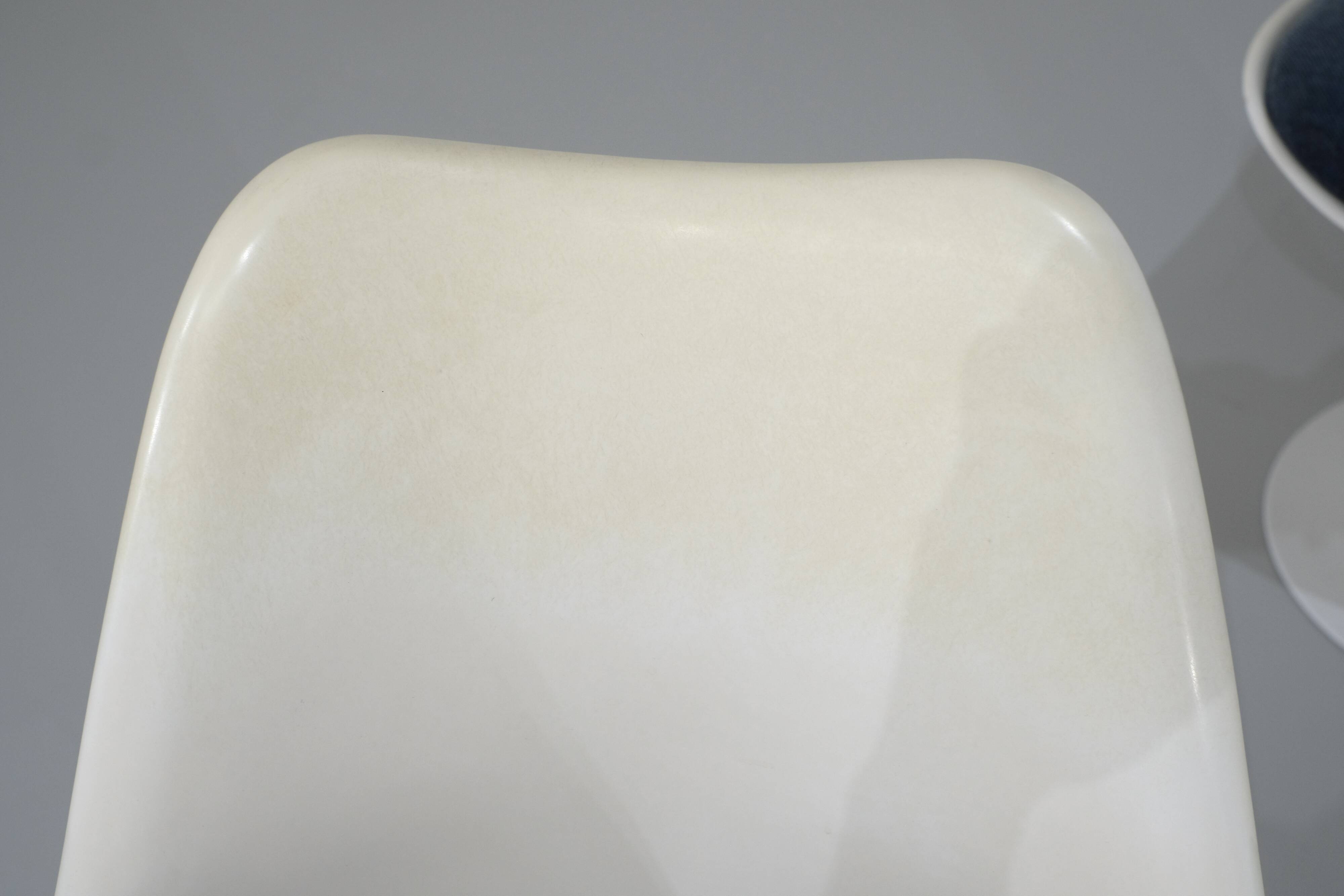 Set of "Tulip" chairs designed by Eero Saarinen for Knoll International.