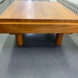 Table basse ottoman L09 en orme massif de Pierre Chapo