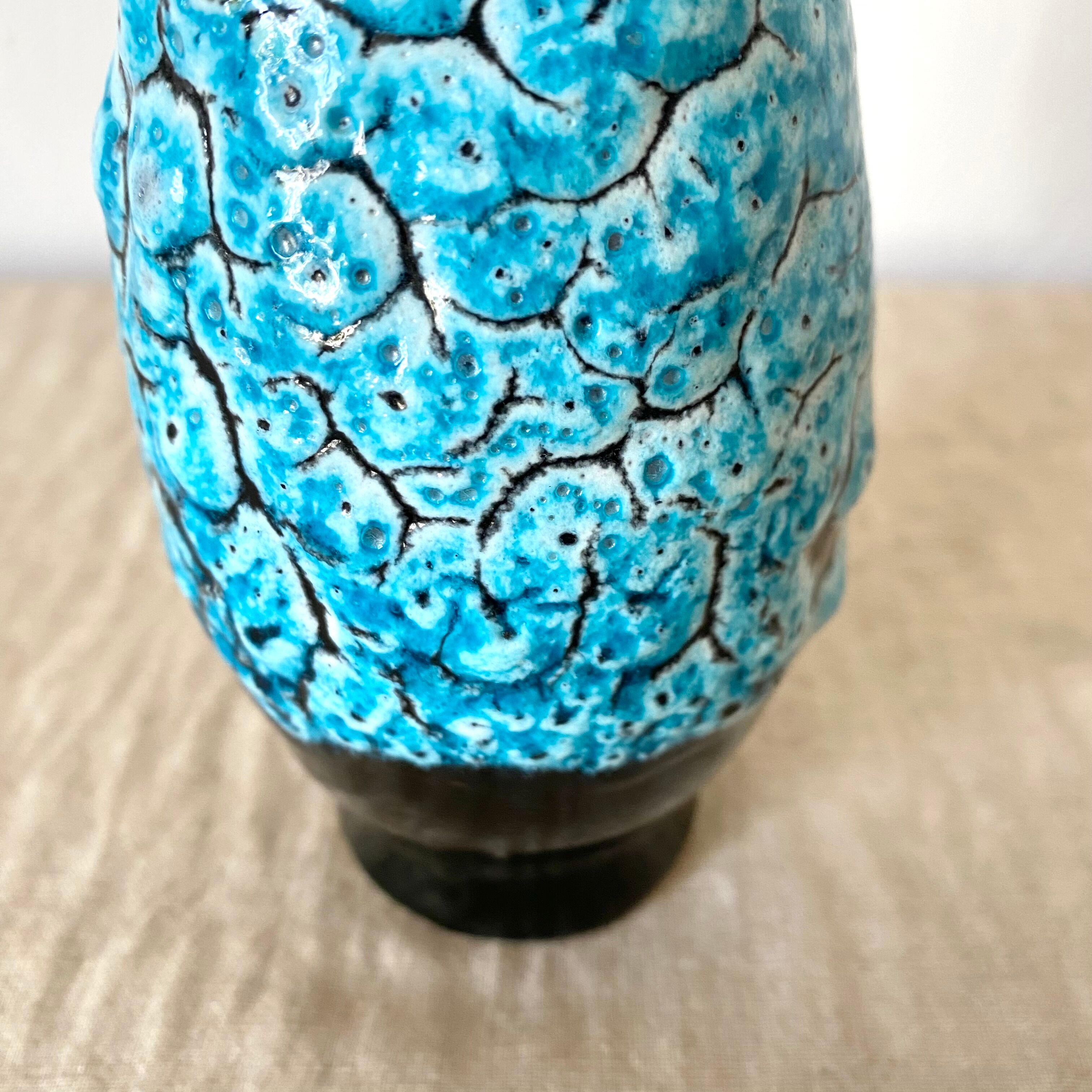 70s single-flower vase