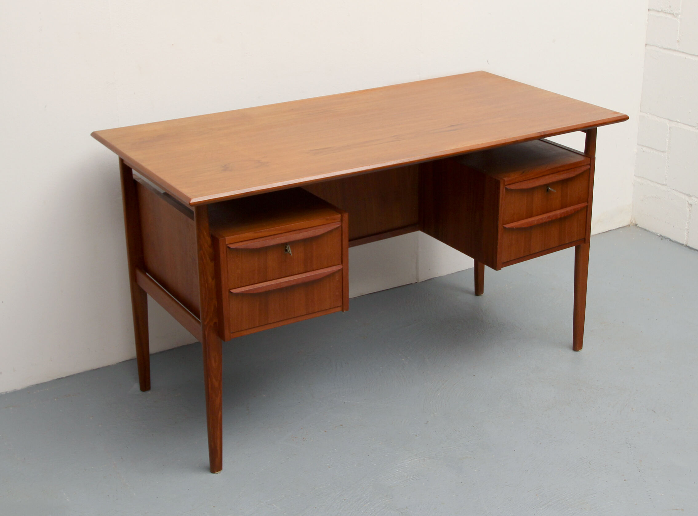 1960s desk in teak, Tibergaard Denmark