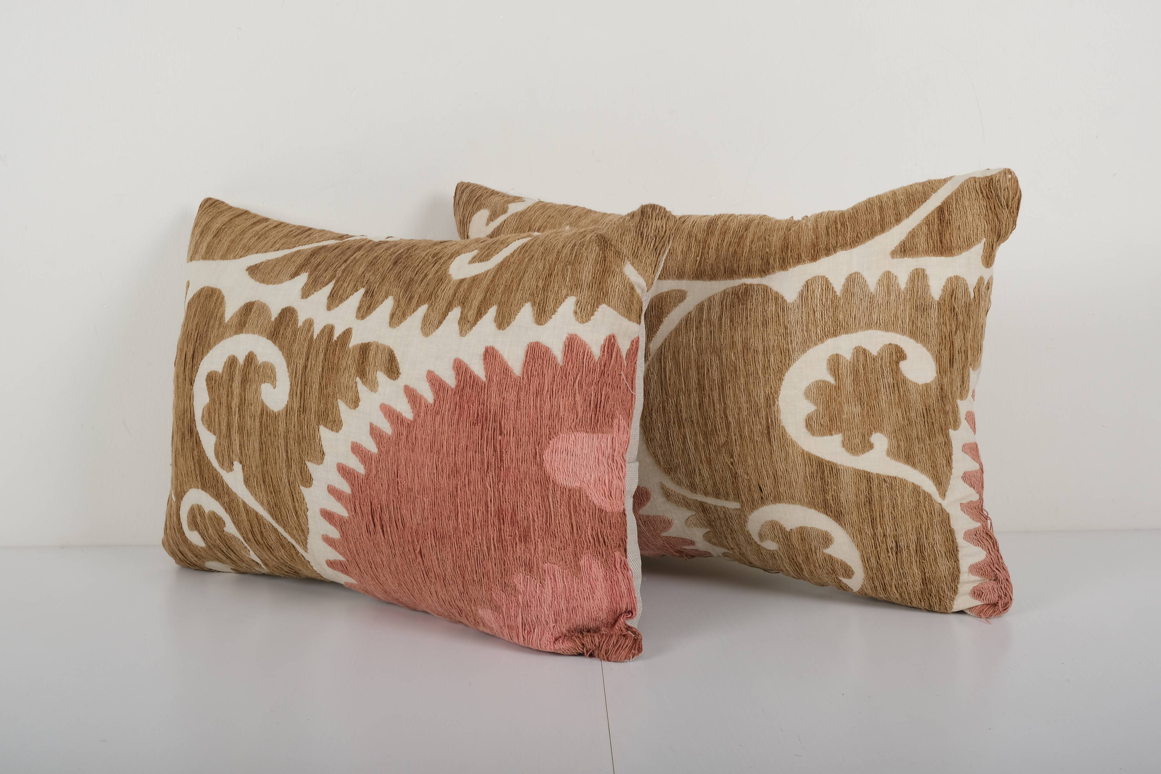 Cushions turque suzani