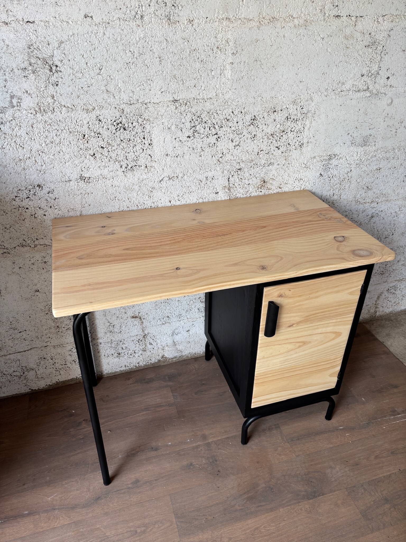 Bureau enfant noir et bois