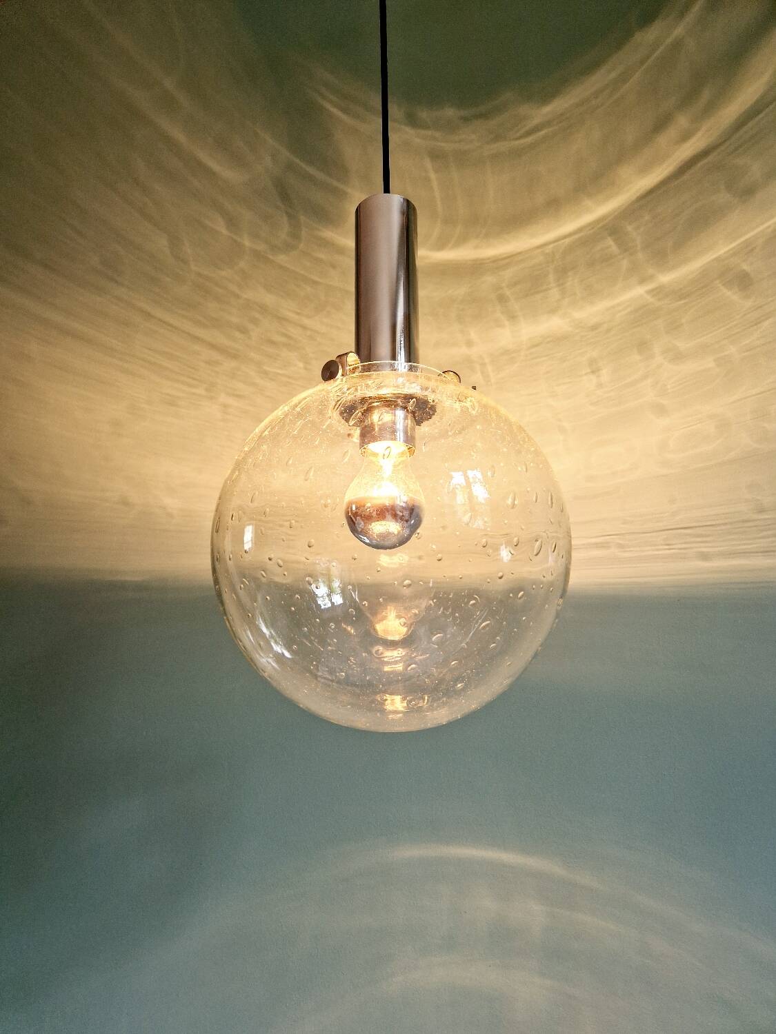 Space Age pendant light in bubbled blown glass, 1970s