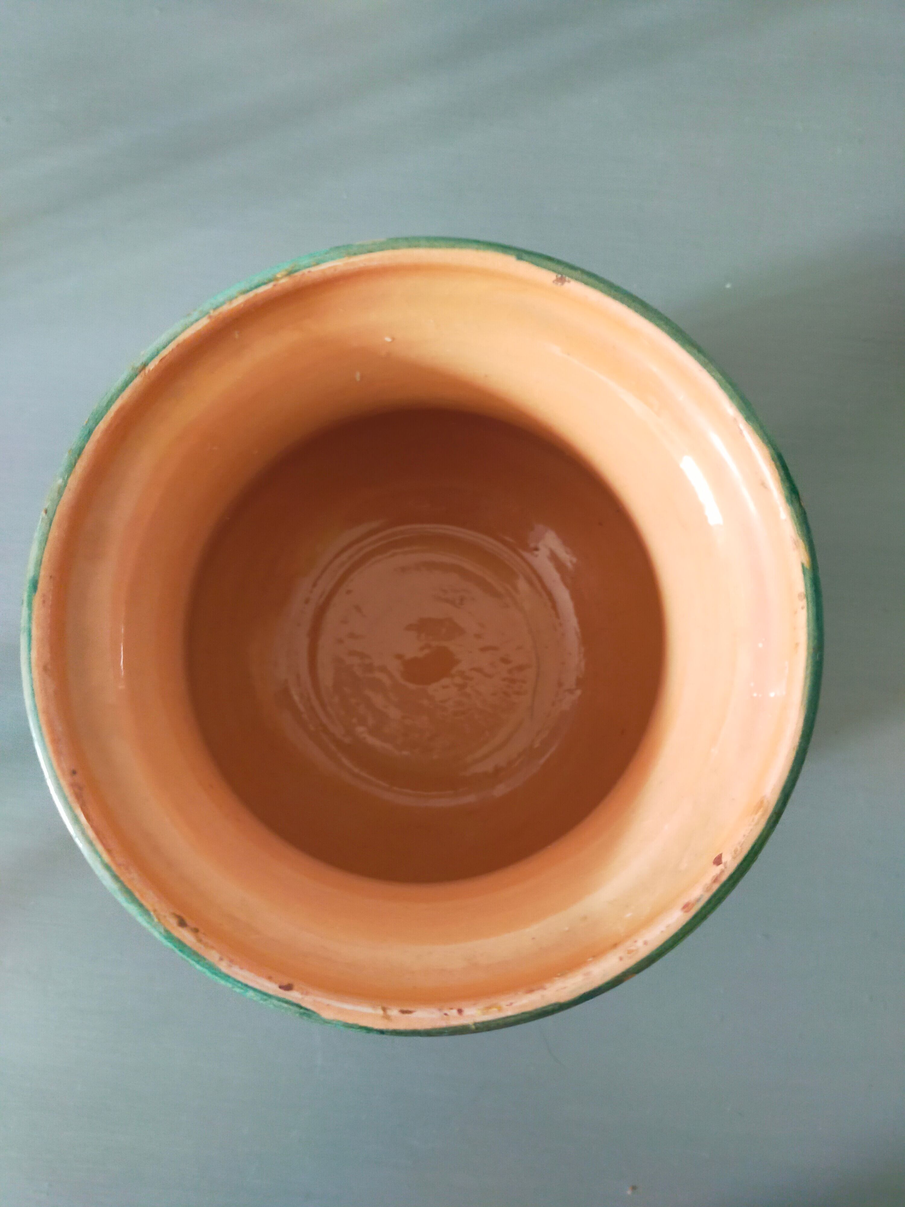 Cache pot en terre cuite Sgraffito années 60