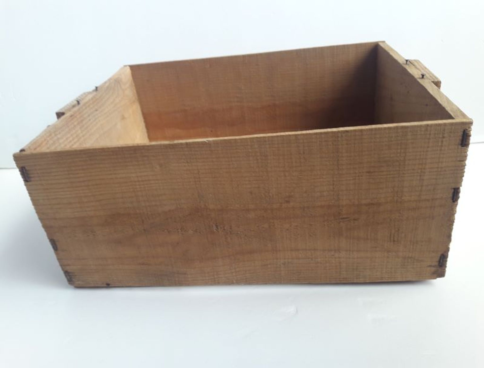 Caisse bois laiterie Charentes