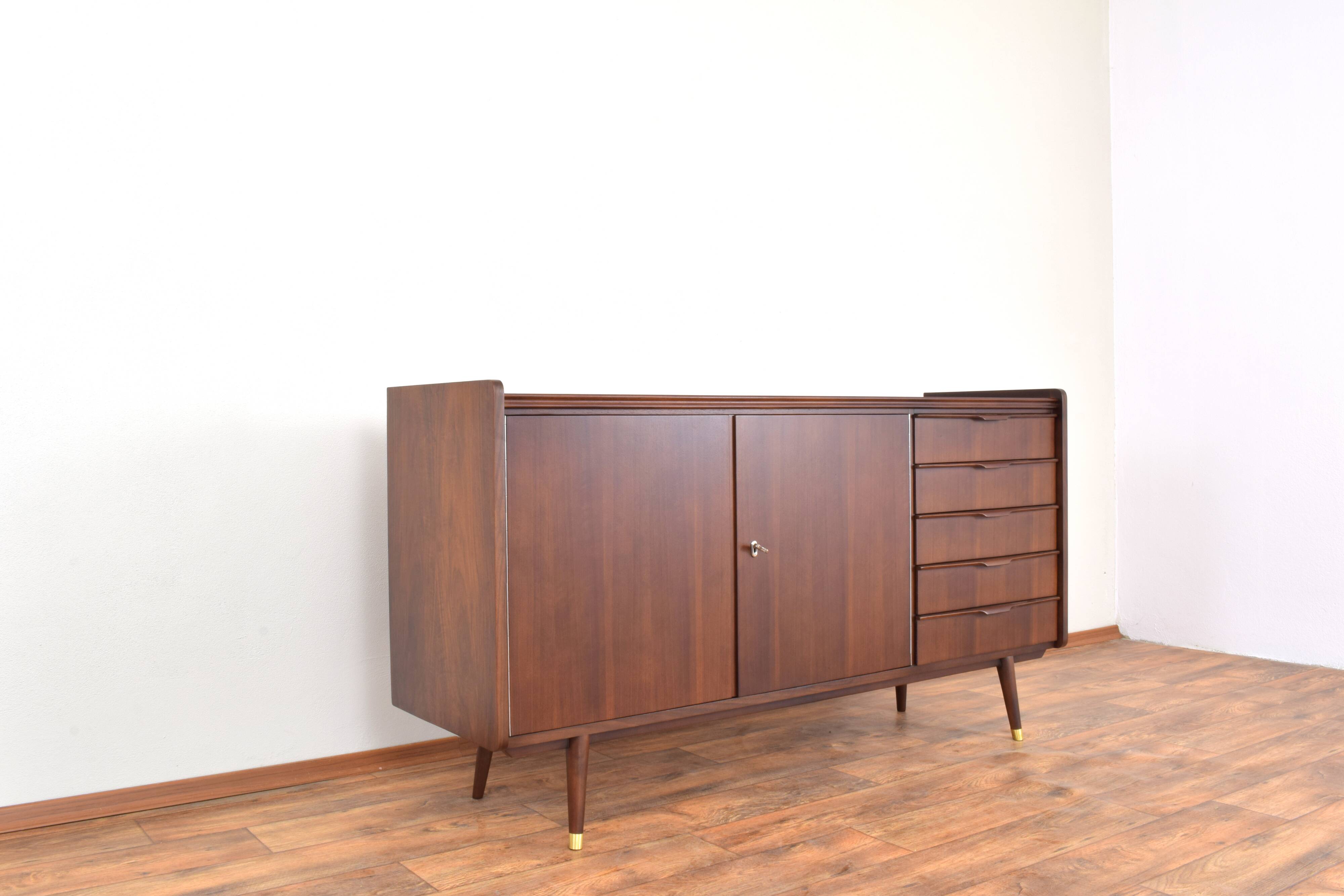 Enfilade vintage en noyer de Möbelhaus Alfred Hübner, Allemagne, années 1960.
