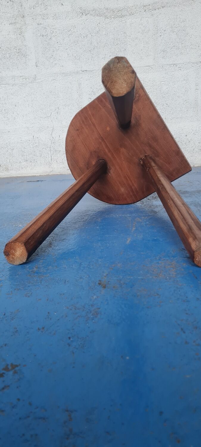 Tabouret de traite tripode