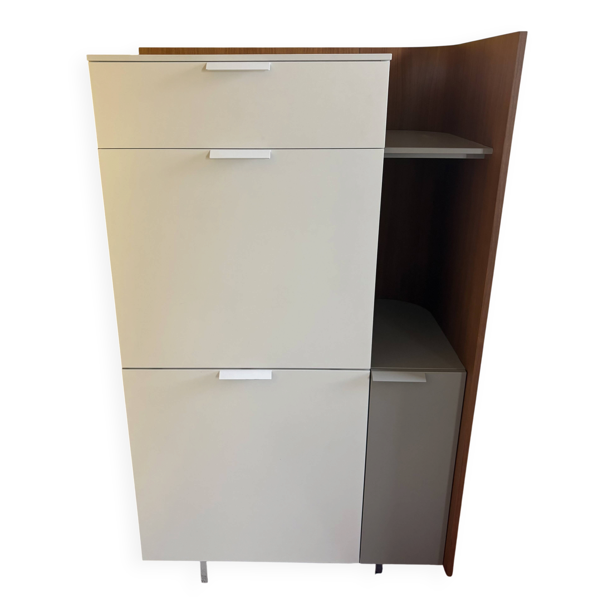 Secretary dino - cinna