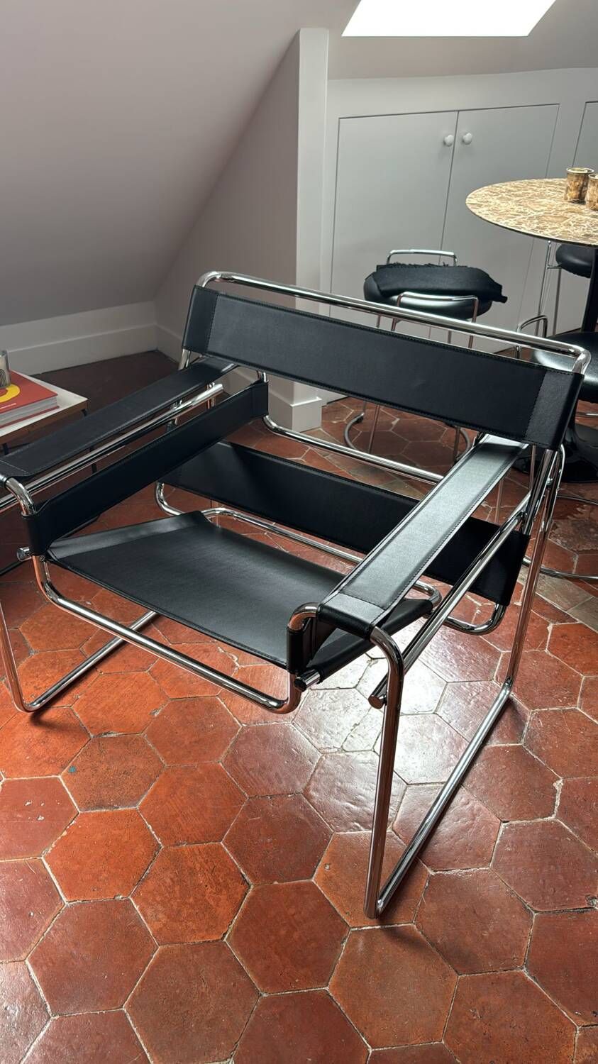 Wassily designer armchair - Marcel Breuer style - black cowhide leather