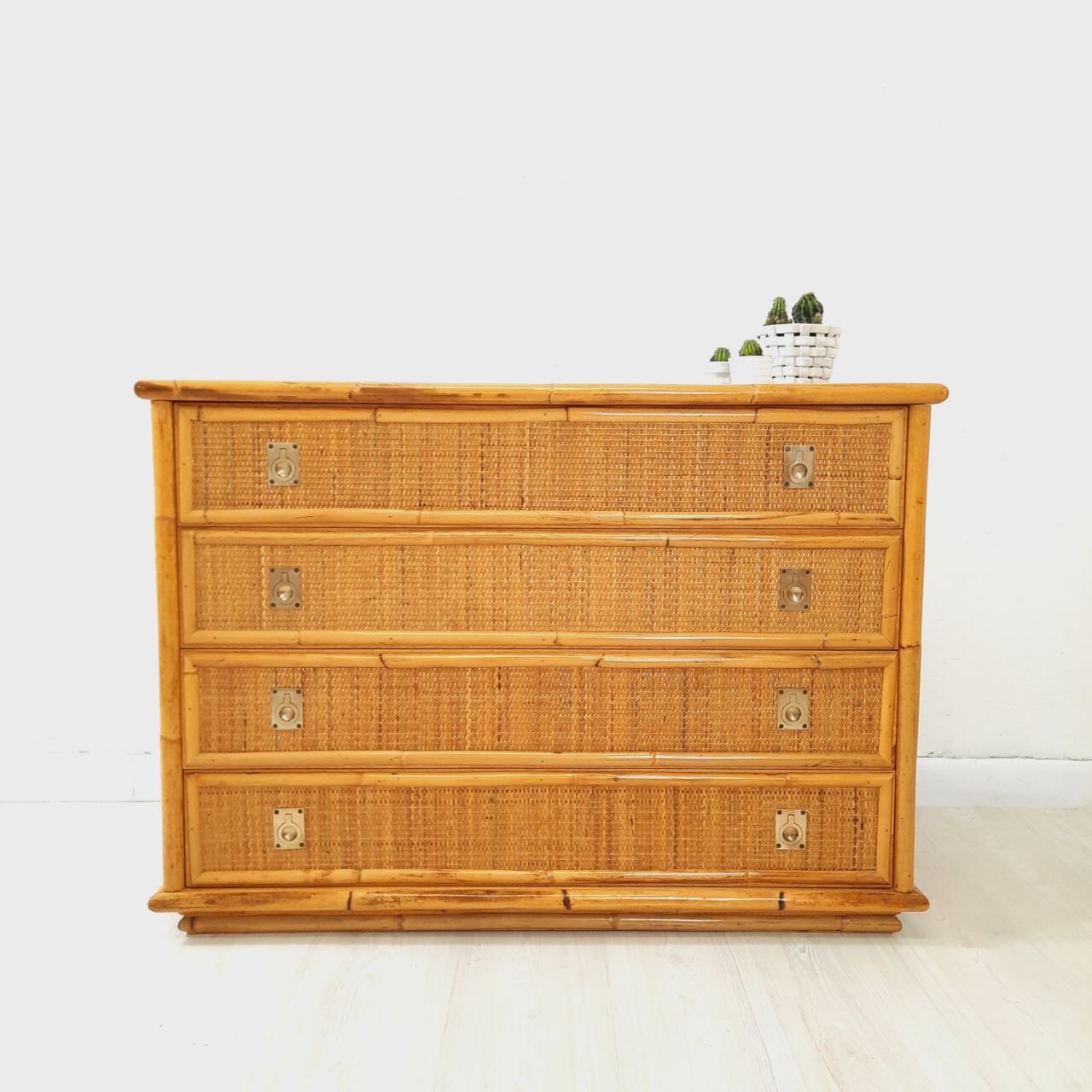 Vintage bamboo bedroom, Dal vera, wicker