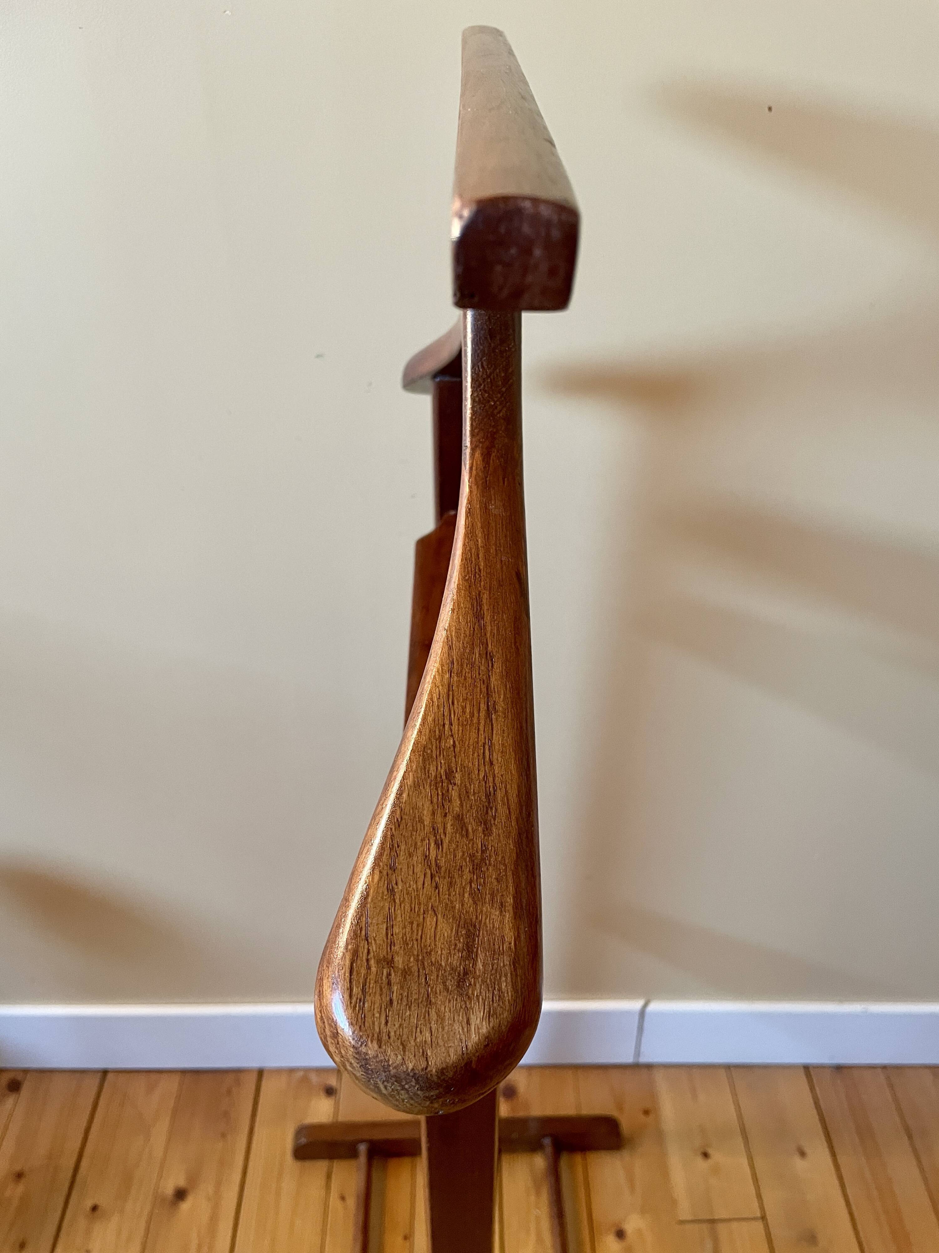 Wooden valet