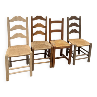 Chaises en paille de bistrot