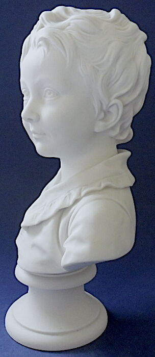 Buste d'enfant en biscuit de porcelaine