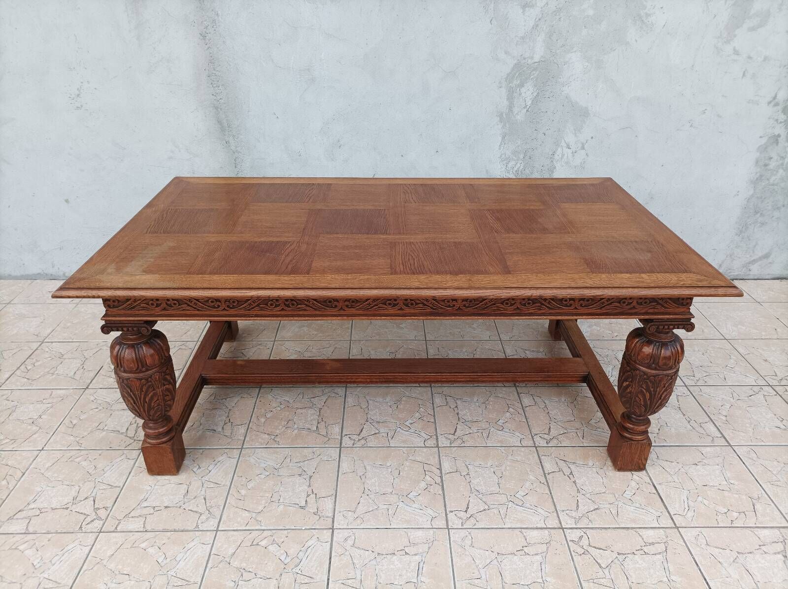 Table style Renaissance en chêne