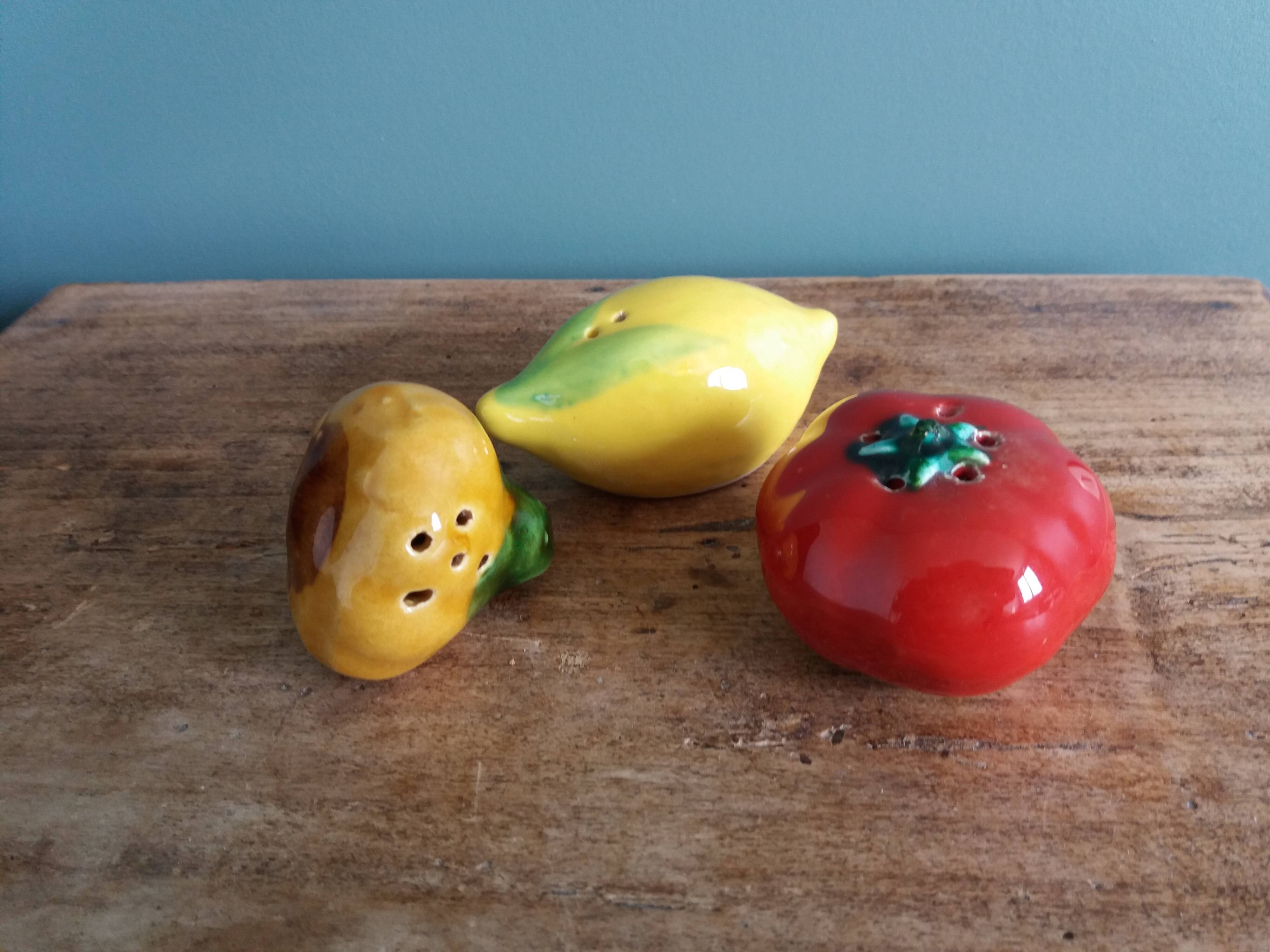 Salt shaker pepper slushie tomato onion lemon