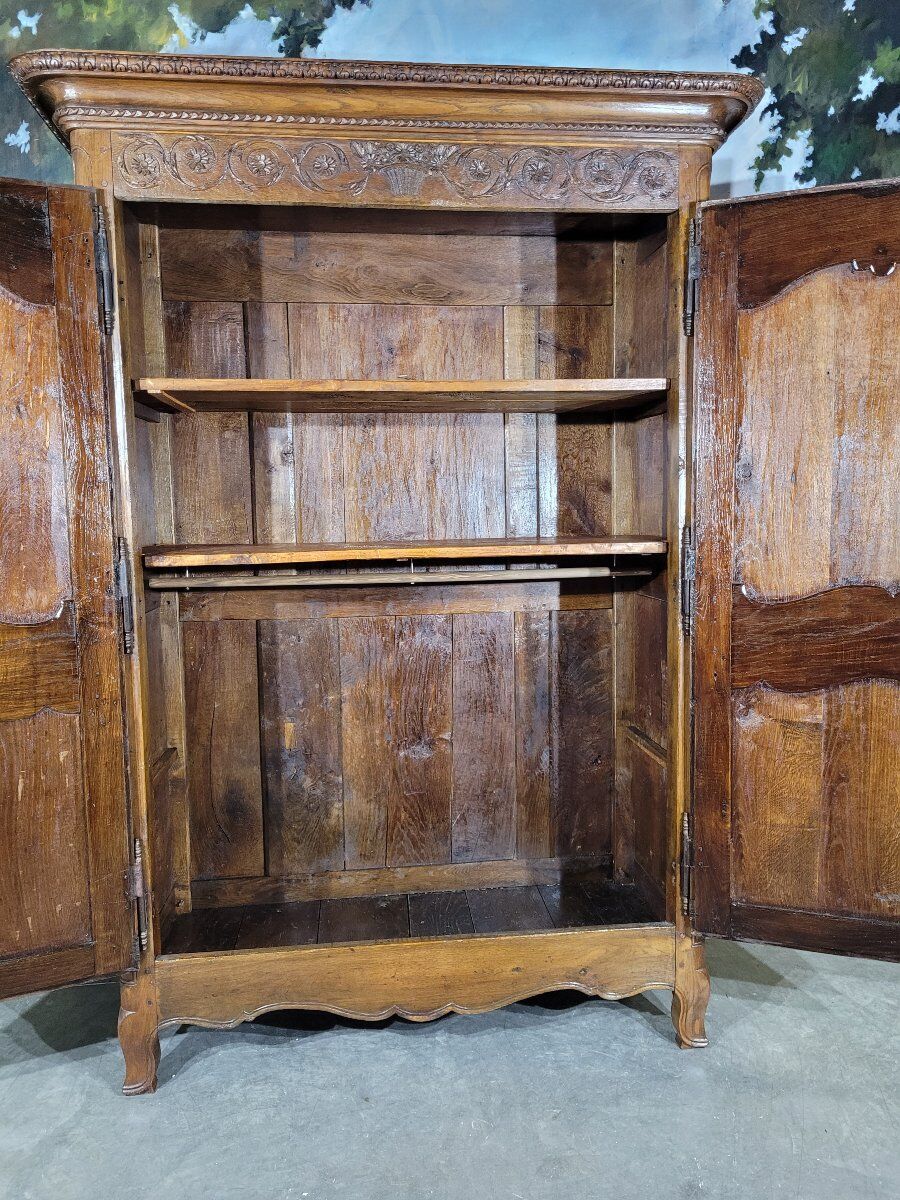 Armoire Louis XV en chêne