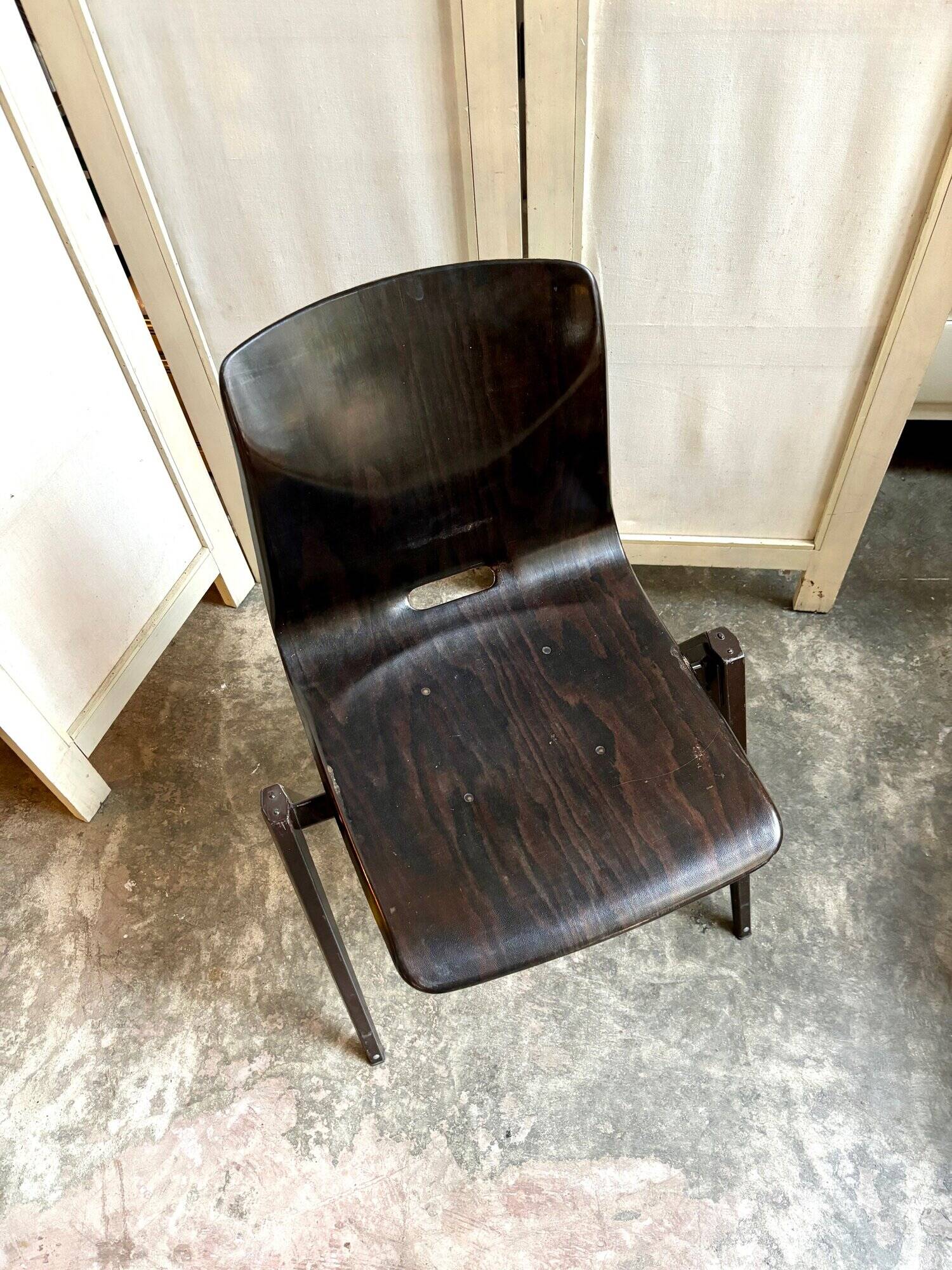“Galvanitas S22” chair by Pagholz