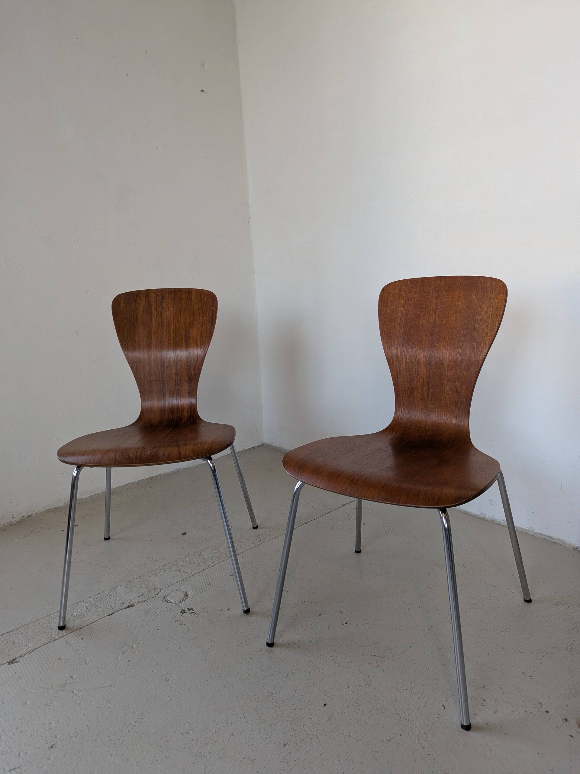 Paire de chaises en teck Tapio Wirkkala pour Asko