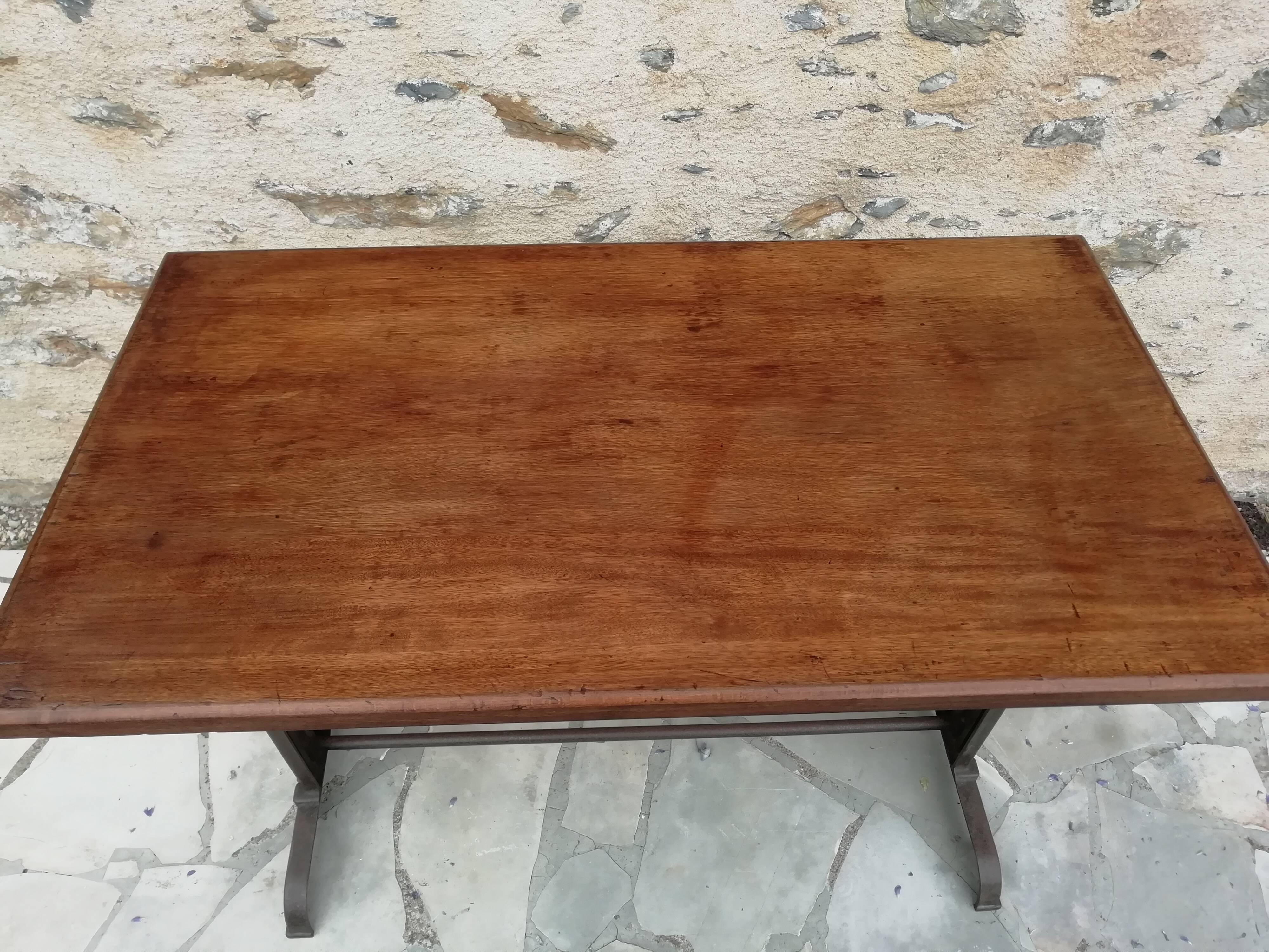 Fischel bistro table and 3 thonet chairs