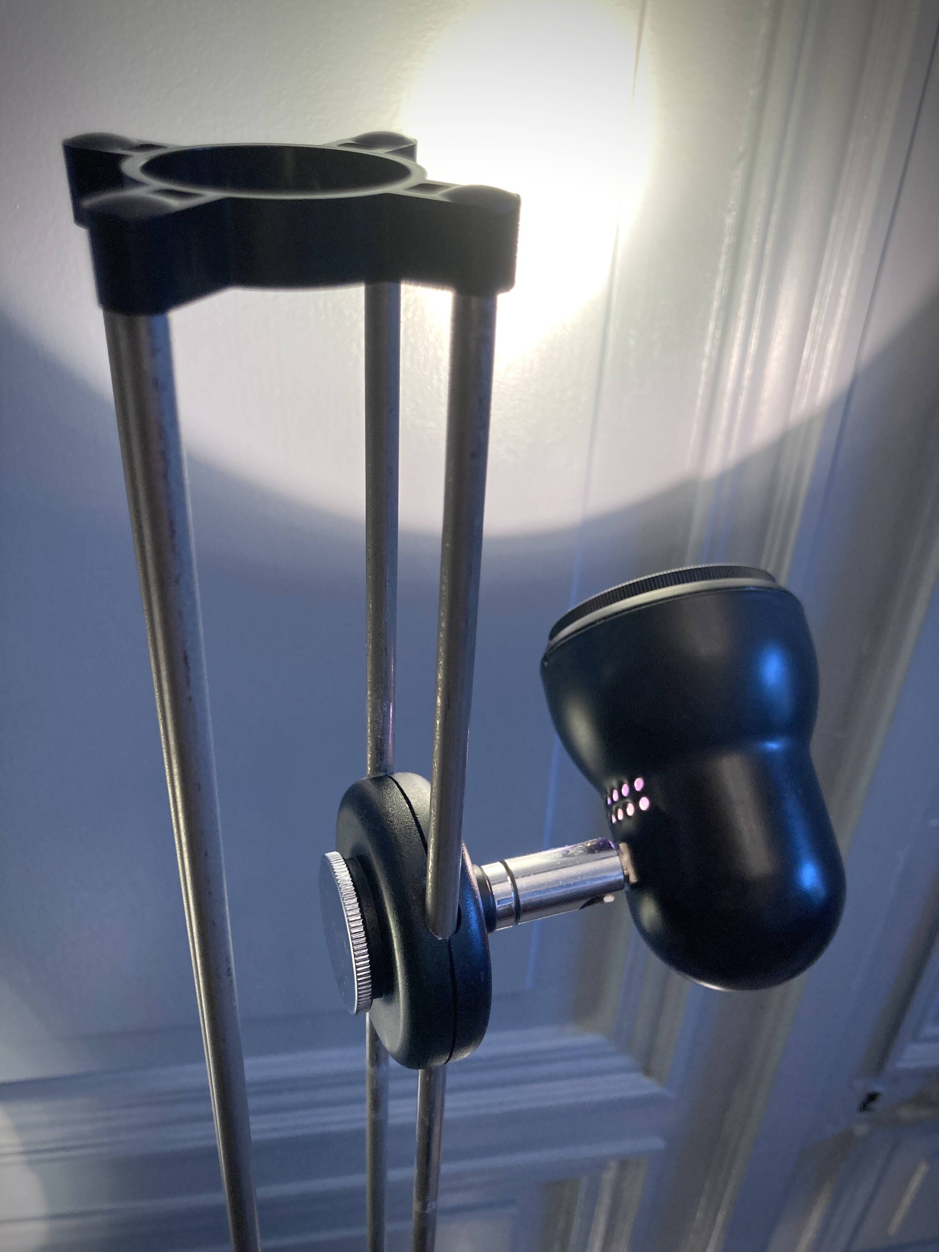 Adjustable and orientable light column 1980 for massive.