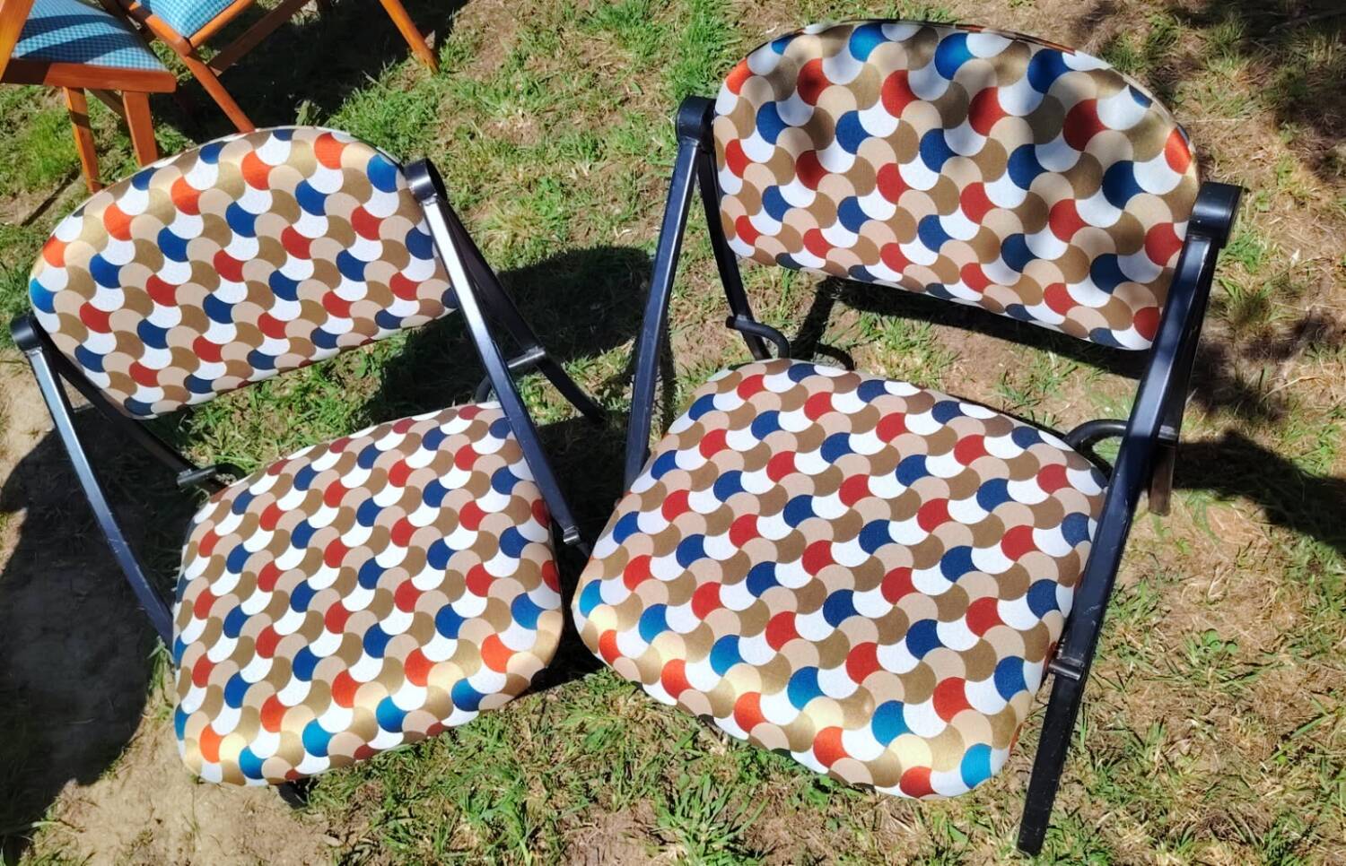 2 chairs from the 1980s