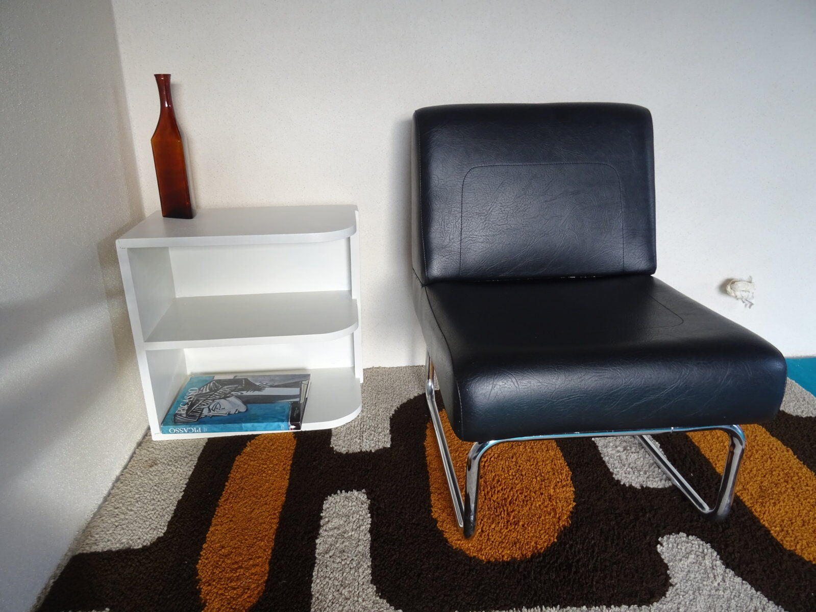 Modernist design heater