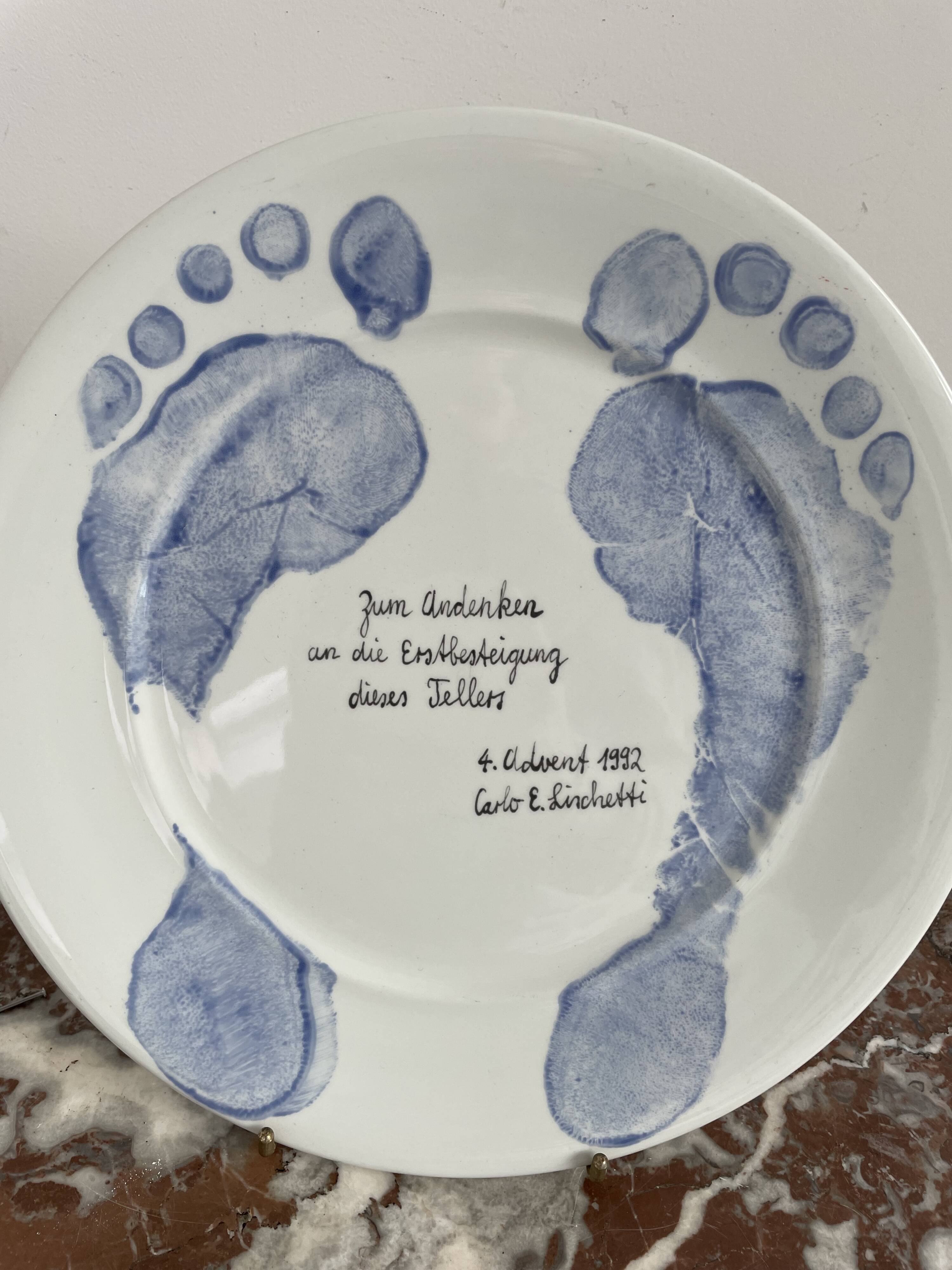 Figgjo dish, model designed by carlo linchetti, swiss artist, scandinavian design, feet decor