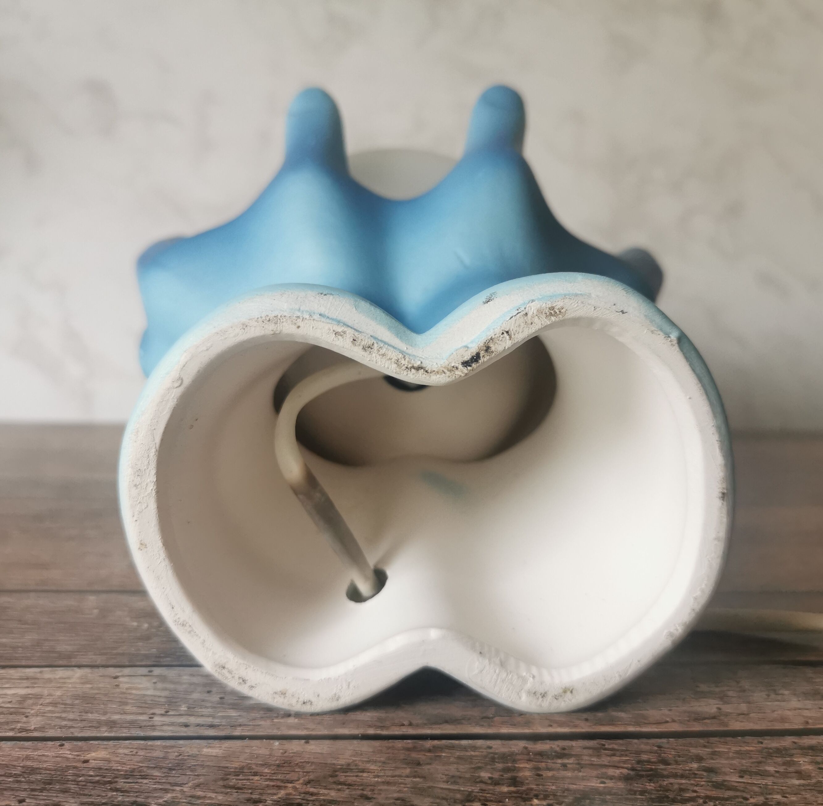 Blue ceramic hand lamp