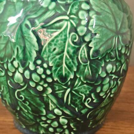 Vintage Wedgwood pitcher in green majolica - Vine and grape.