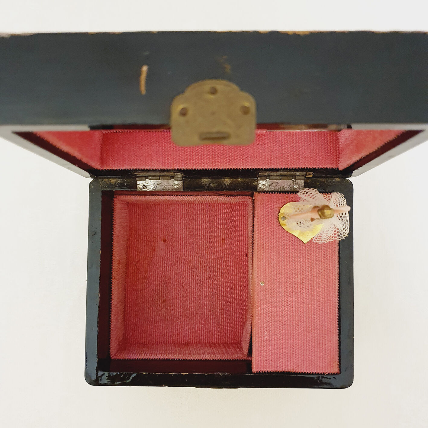 Music box with dancer