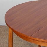 Round extendable dining table in wood, 1960