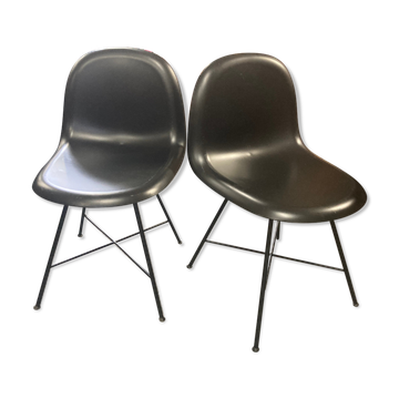 Set of 2 Gubi chairs 3d model design by Komplot