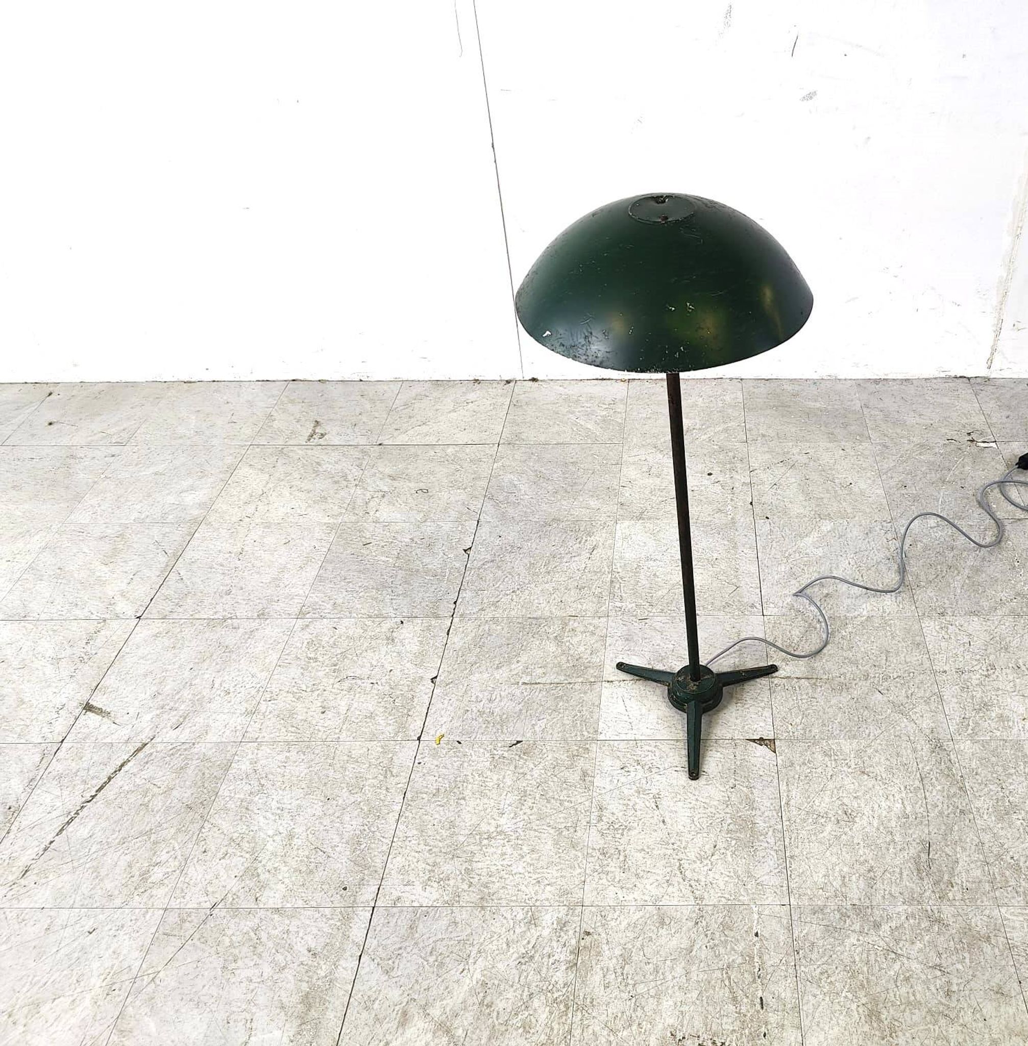 Lampadaire industriel en métal, années 1970