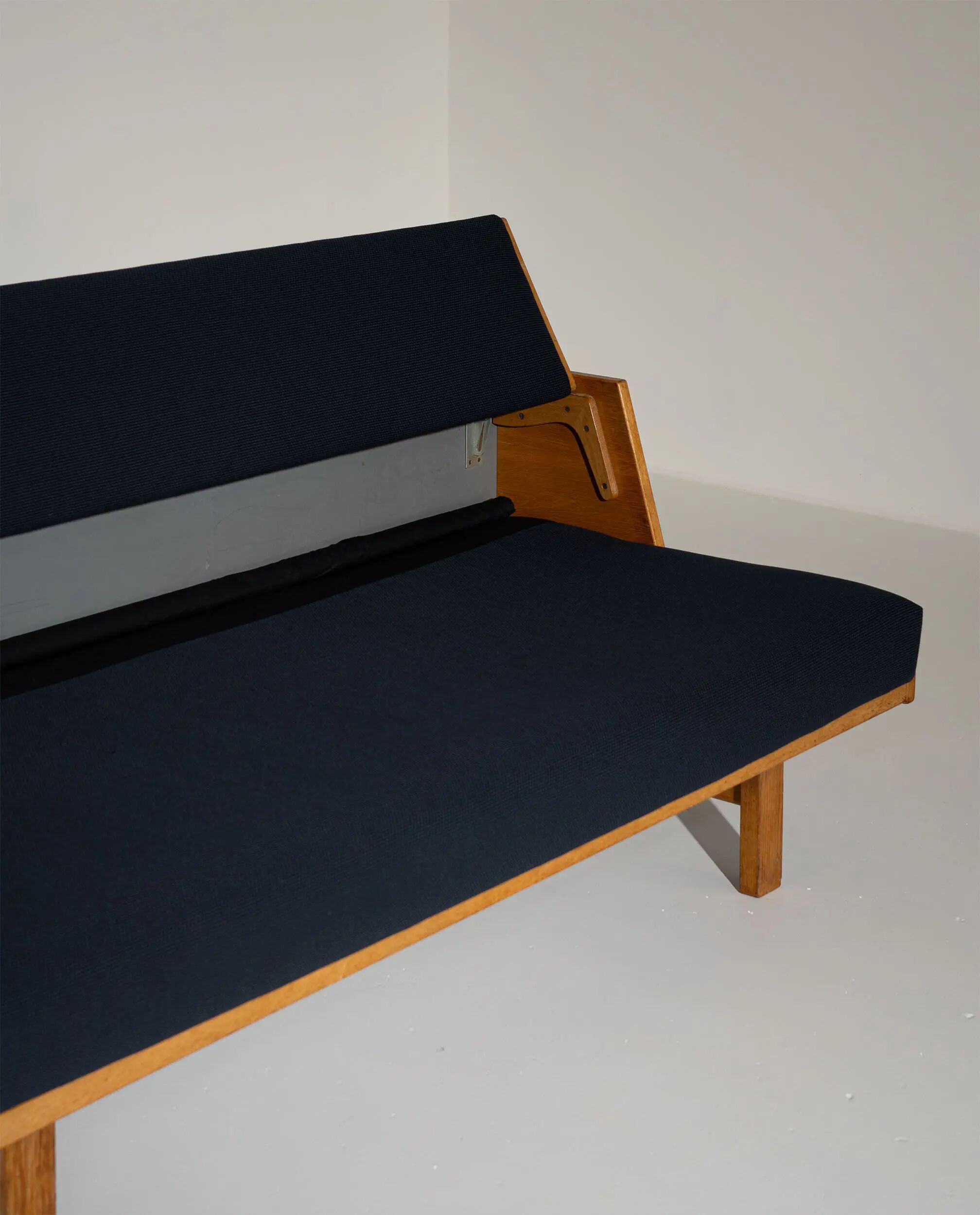 Hans Wegner GE258 Sofa Bed for Getama, 1950s