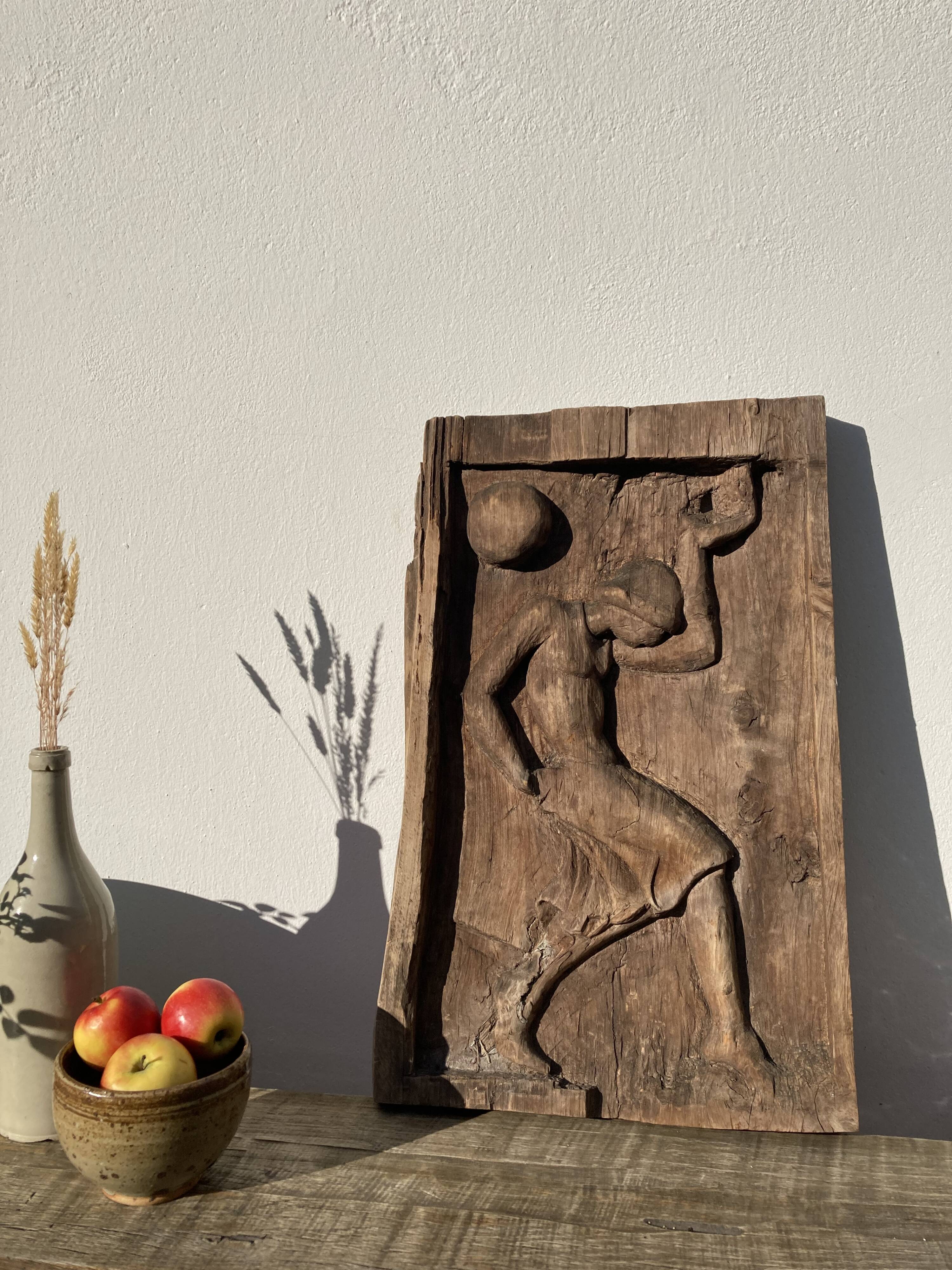 Door in low relief dancer style art deco 1930 wooden