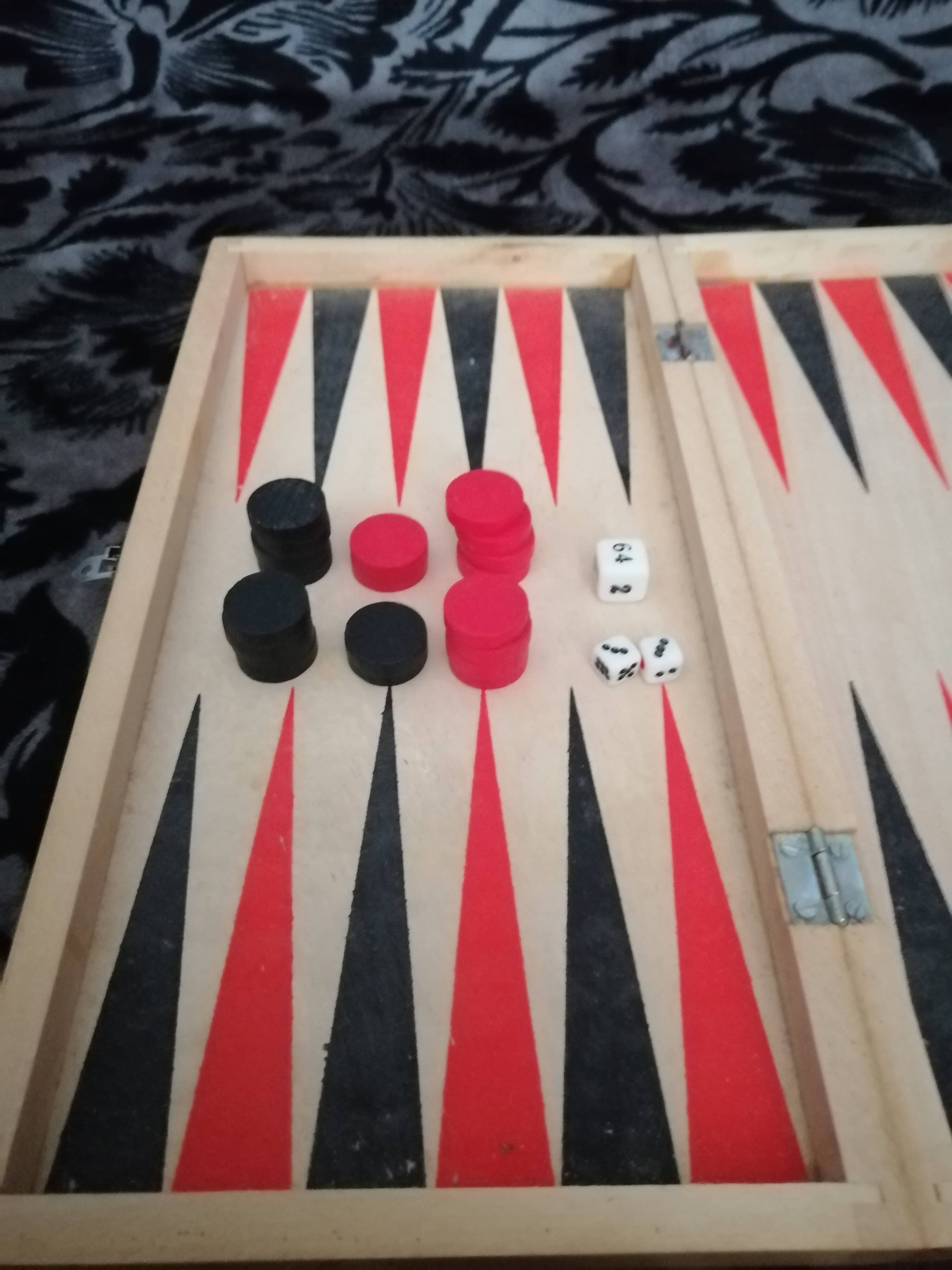 Chess set vintage foldable travel box