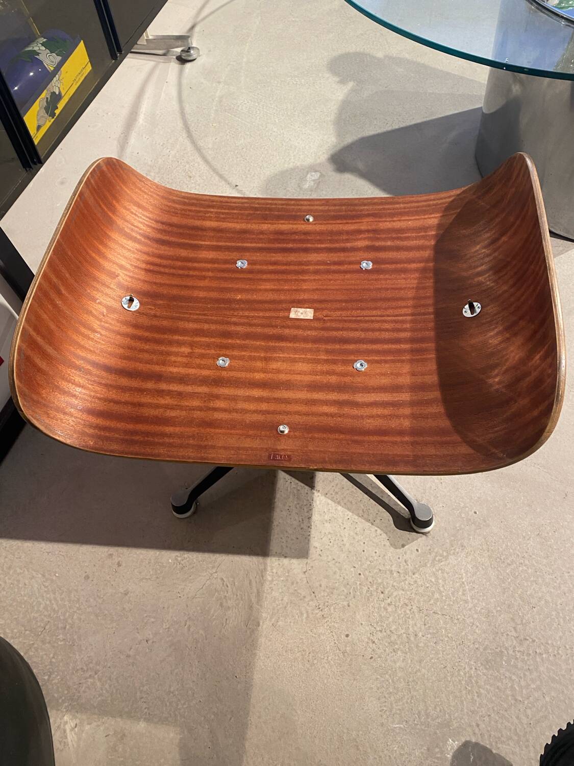 Eames lounge chair and ottoman Mobilier International