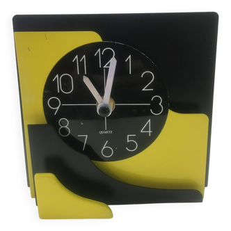 Horloge moderniste