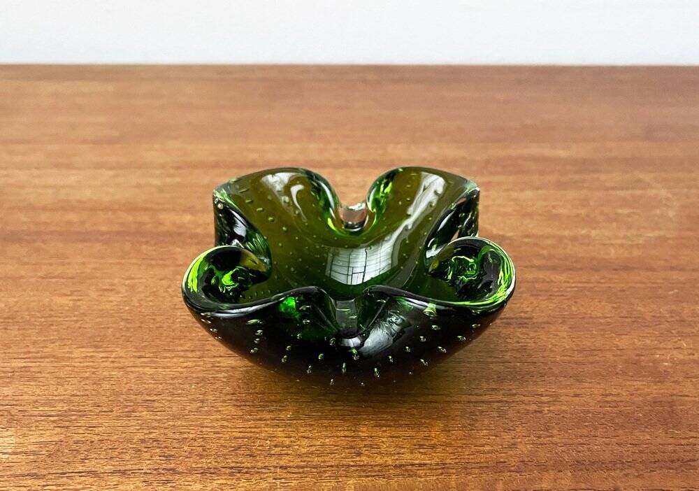 Vintage Italian Bullicante glass bowl from Murano.