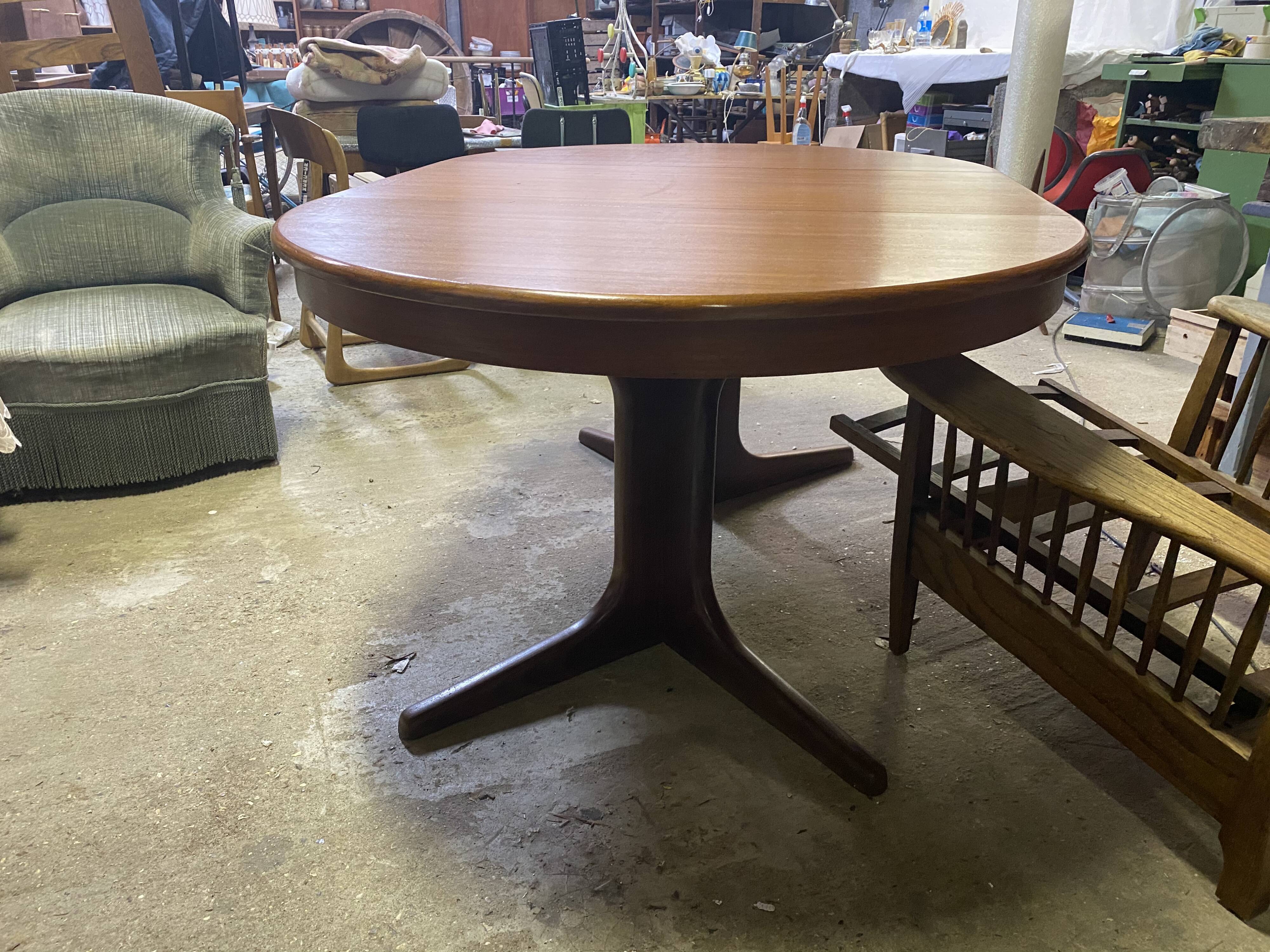 Vintage Baumann table with extension