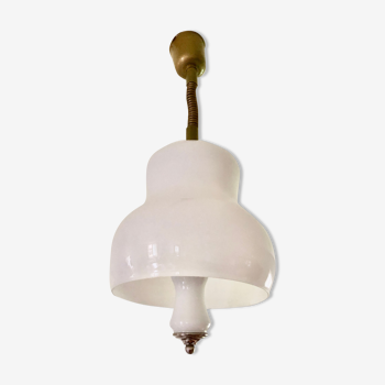 White opaline suspension rises and falls