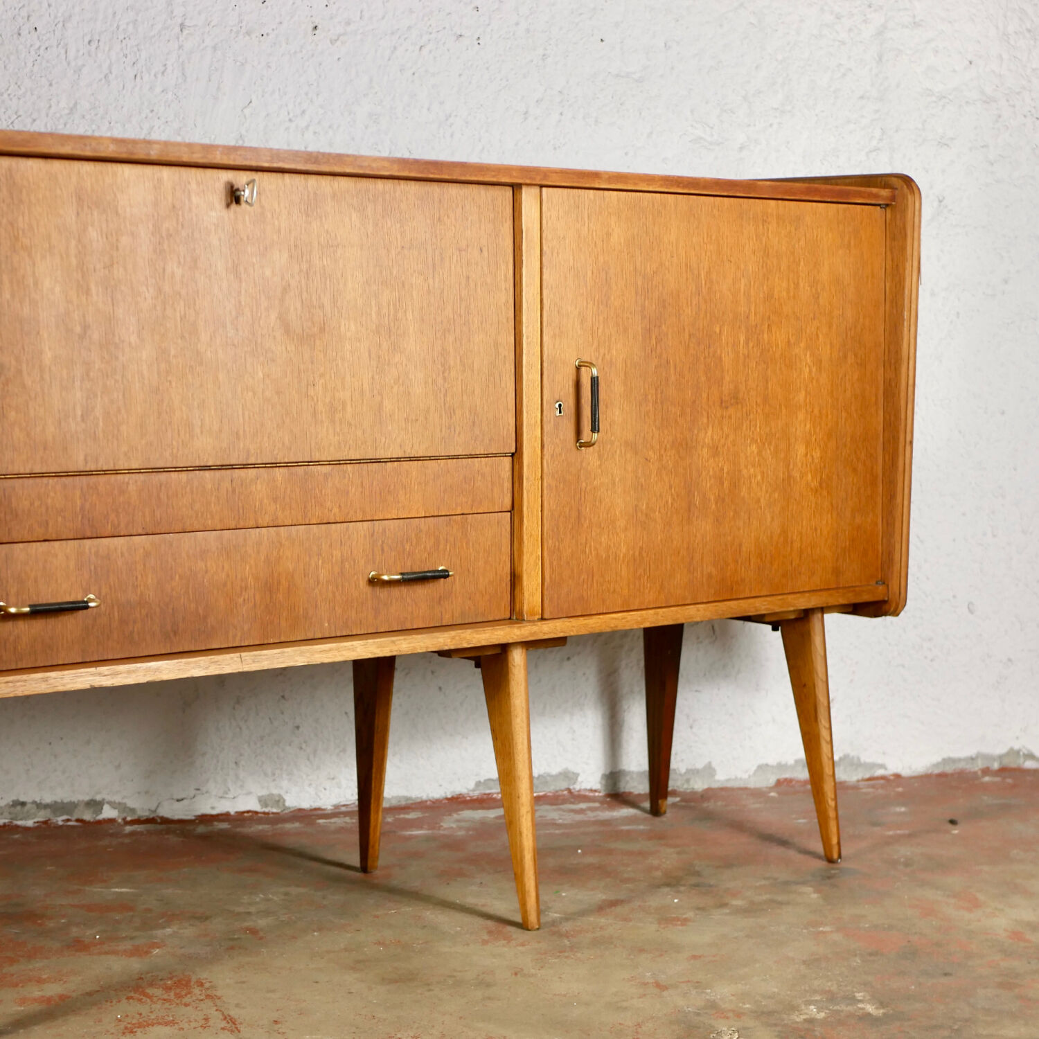 High row with feet compass SAM years 50-60