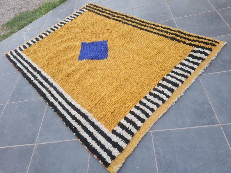 Handmade traditional natural wool rug 2/3 m