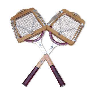 Pair of Tennis rackets vintage Spalding Pancho Gonzales with their presses wooden Dunlop