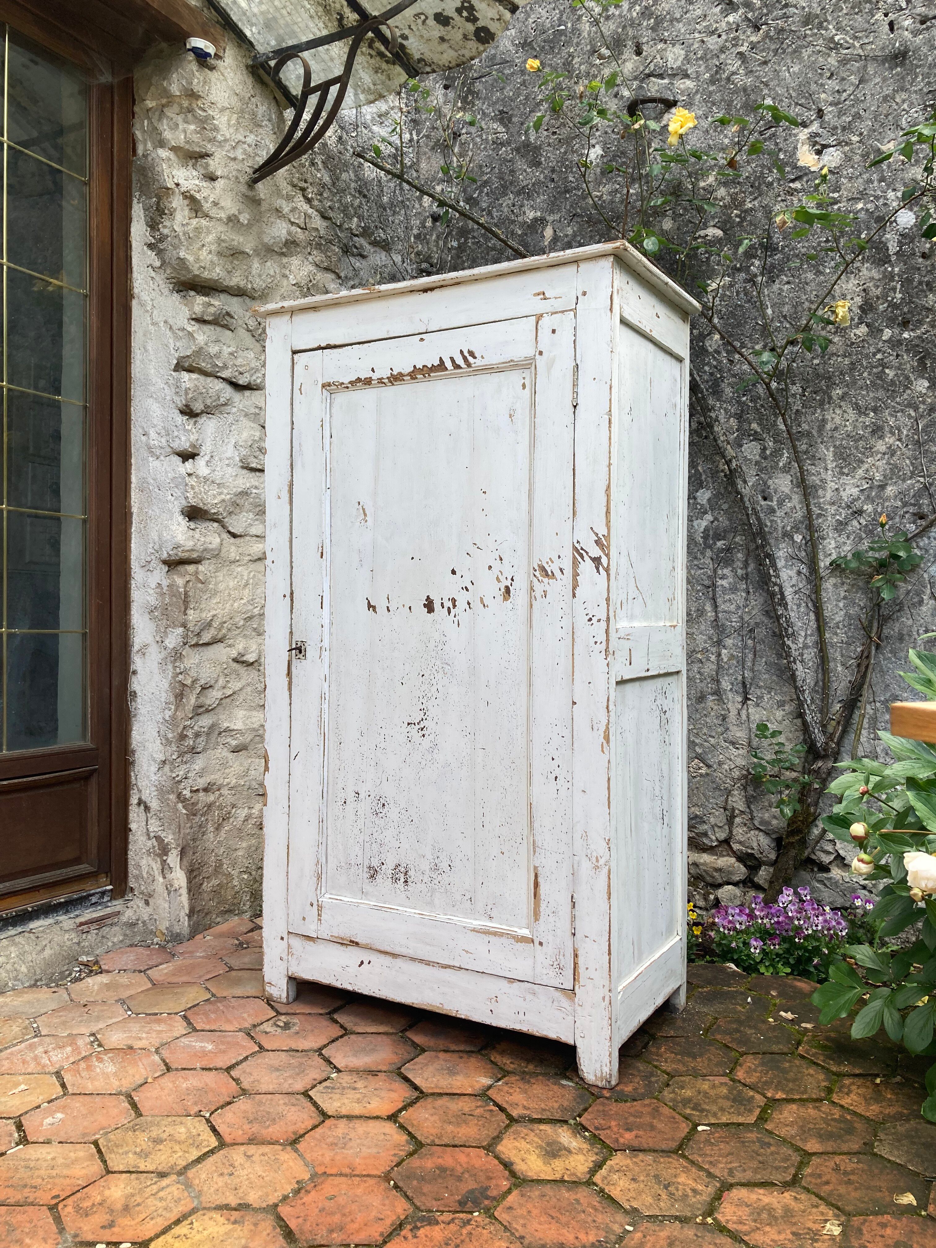 Armoire ancienne - bonnetière parisienne